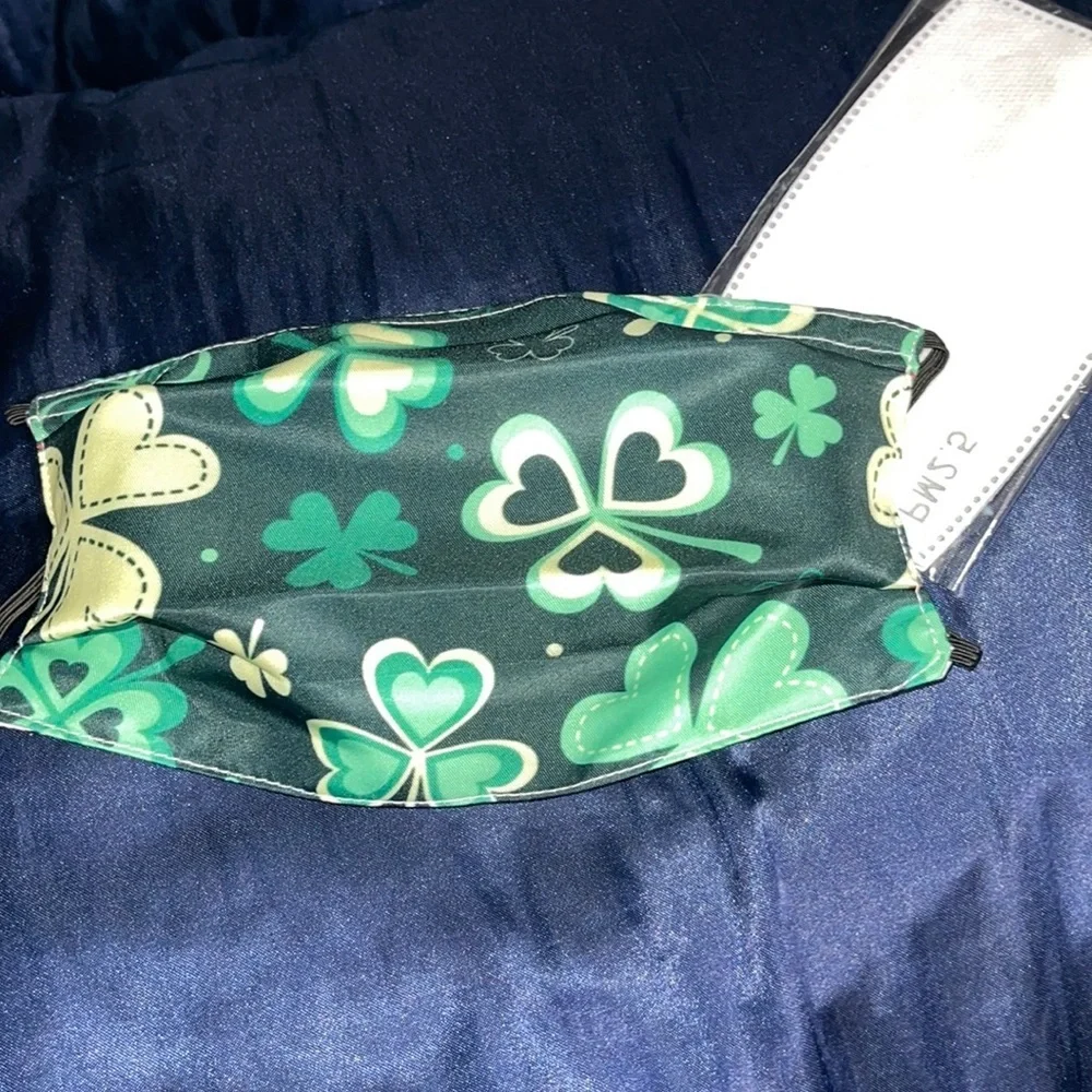 6/$20 New clover face mask